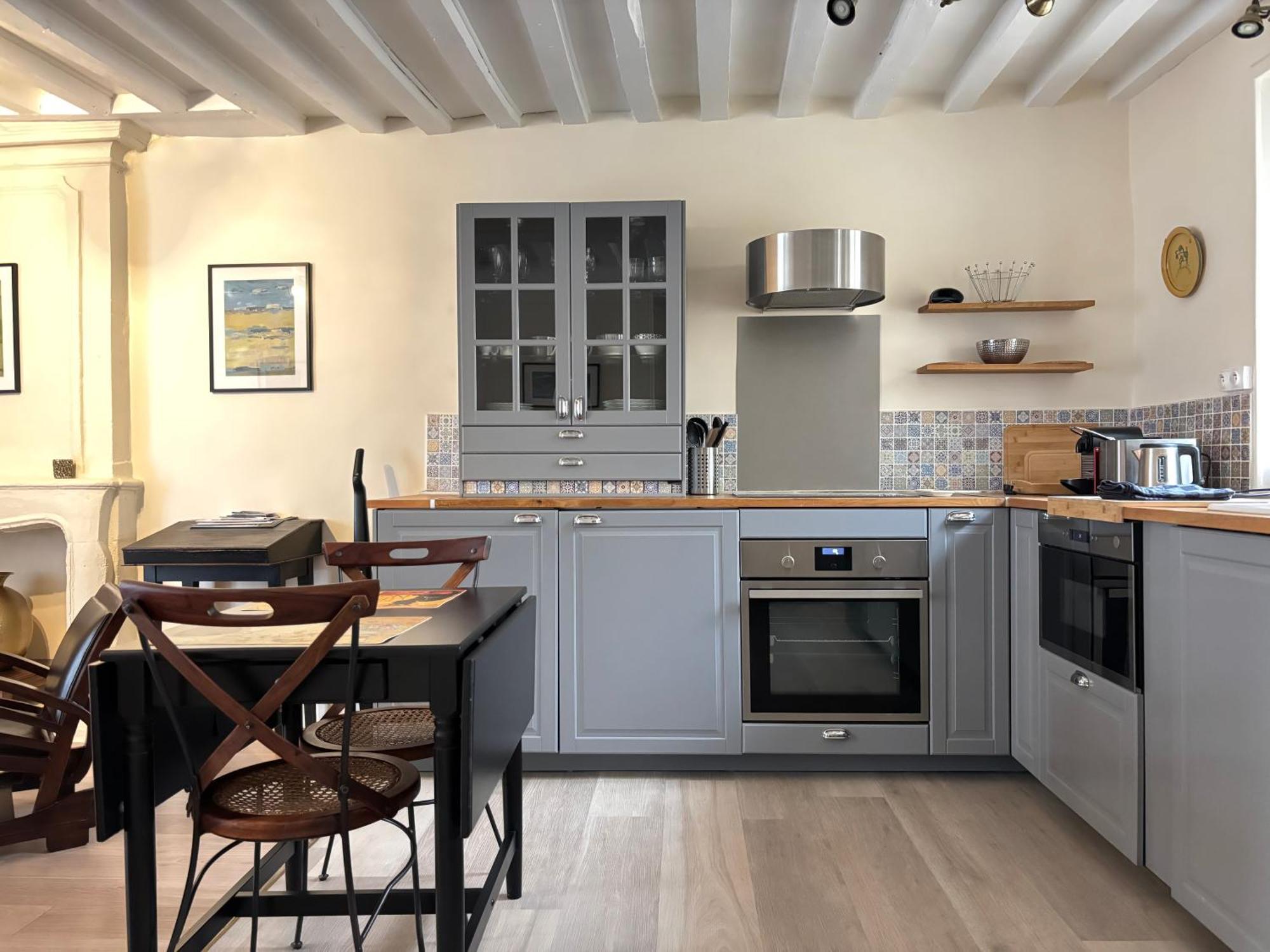 Les Remparts Apt Spacieux 1 Er Etage Renove Joliment Decore Bien Equipe Plein Centre Bayeux Proche Plages Du Debarquement Parking Gratuit A Proximite Dış mekan fotoğraf